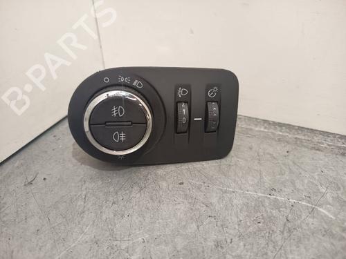 Licht Schakelaar Licht Schakelaar OPEL CORSA E (X15) [2014-2026] 39883017 39883017
