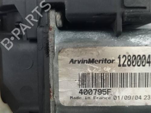 Front right window mechanism RENAULT MEGANE II Saloon (LM0/1_) 1.9 dCi (LM0G, LM1G, LM2C) | BP30172881C23