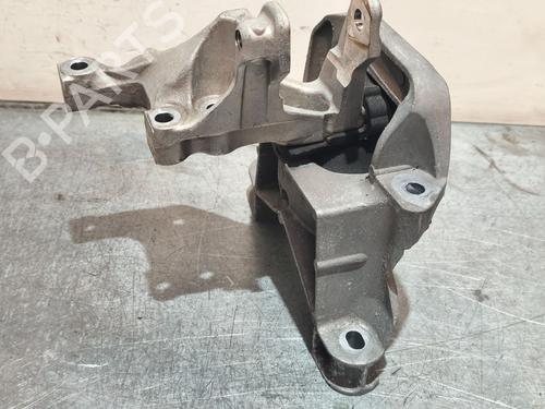 Used Engine mount Engine mount PEUGEOT 3008 II SUV (MC_, MR_, MJ_, M4_) 2.0 BlueHDi 180 (181 hp) 34699657 34699657
