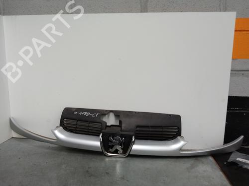 Used Grille PEUGEOT 206 Hatchback (2A/C) 1.9 D (69 hp) 26942976
