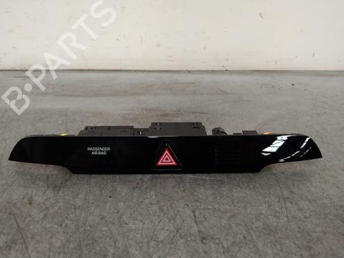 Used Warning switch HYUNDAI TUCSON (TL, TLE) 1.6 GDi (132 hp) 25938858