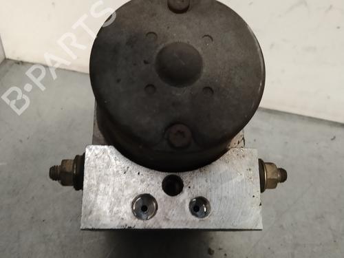 Used ABS pump RENAULT MEGANE I Classic (LA0/1_) 1.9 D (LA0A, LA0U, LA0R) (64 hp) 25729613