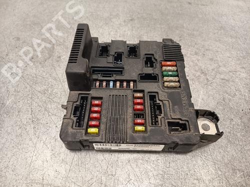 Used Fuse box RENAULT SCÉNIC II (JM0/1_) [2003-2010]  32428558
