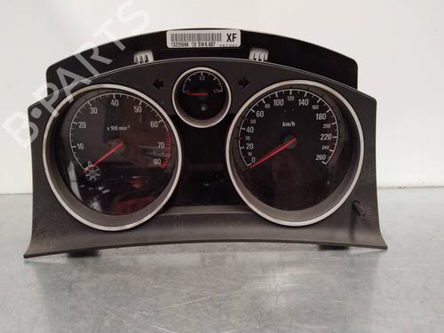 Used Instrument cluster OPEL ASTRA H (A04) 1.6 (L48) (105 hp) 3249410