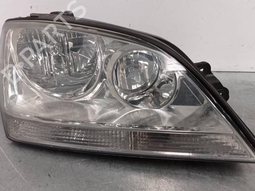 Used Right headlight KIA SORENTO I (JC) 2.5 CRDi 4WD (140 hp) 9825042