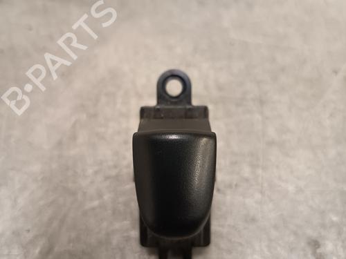 Used Right rear window switch NISSAN JUKE (F15) [2010-2019]  27701223