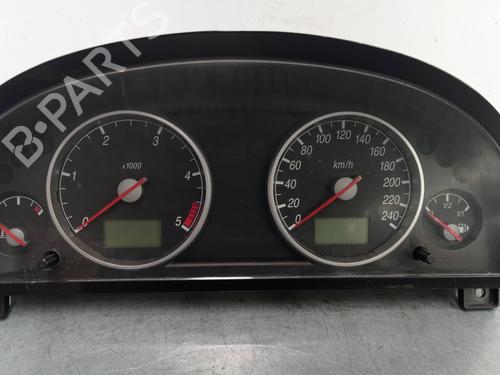 Used Instrument cluster FORD MONDEO III Saloon (B4Y) 2.0 16V DI / TDDi / TDCi (90 hp) 10696171