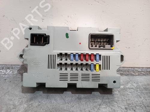 Used Fuse box Fuse box 38544702 38544702