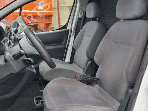 Right headlight PEUGEOT PARTNER Box Body/MPV 1.6 HDi 16V 4x4 | BP33932543C29  - Image 7