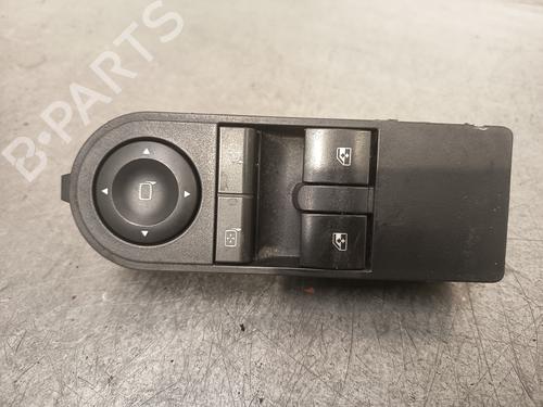 Used Left front window switch OPEL ASTRA H (A04) [2004-2014]  28074898