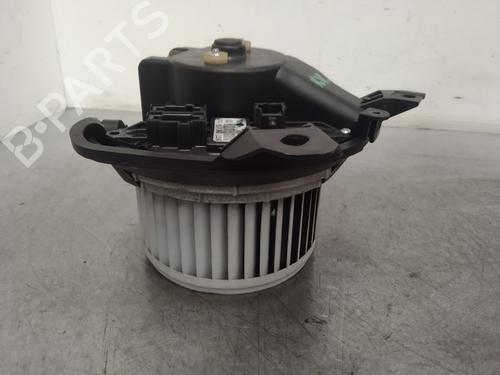 Used Heater blower motor FIAT LINEA (323_, 110_) 1.3 D Multijet (323AXB11, 323AXB1A) (90 hp) 22408601