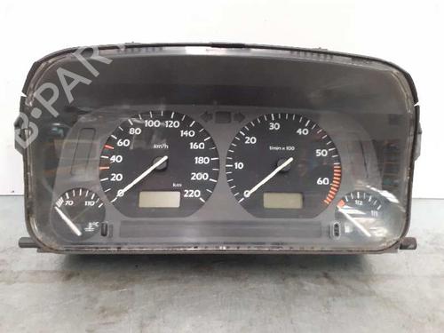 Used Instrument cluster VW GOLF III (1H1) [1989-1998]  6469540