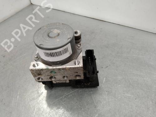 Used ABS pump NISSAN MICRA III (K12) 1.2 16V (80 hp) 2255047