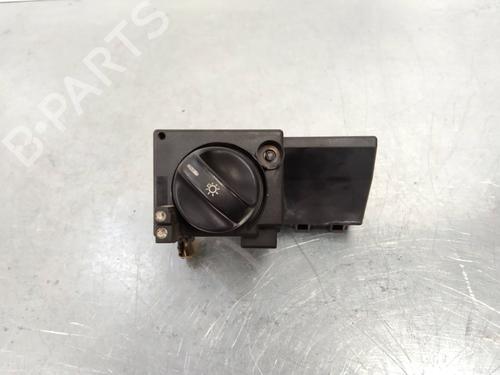 Headlight switch MERCEDES-BENZ E-CLASS (W210) E 220 D (210.004) (95 hp) 3131516