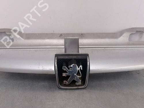Used Grille PEUGEOT 406 (8B) 1.9 TD (92 hp) 14220734