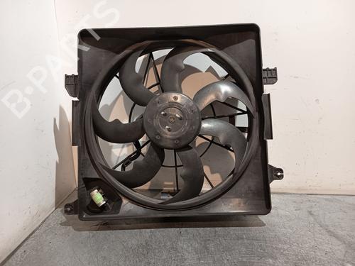 Used Radiator fan Radiator fan 37015667 37015667
