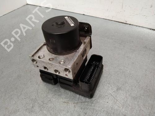 Used ABS pump FORD FIESTA VI (CB1, CCN) 1.4 TDCi (70 hp) 15827622