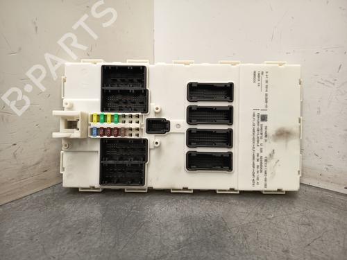 Used Fuse box Fuse box 37153486 37153486