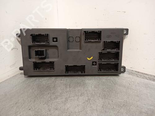 Used Fuse box Fuse box 38723305 38723305