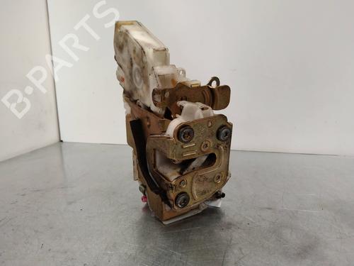 Used Rear left lock NISSAN PICK UP (D22) 2.5 TD 4WD (103 hp) 2245358