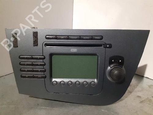 Used Radio SEAT LEON (1P1) 1.9 TDI (105 hp) 6681280