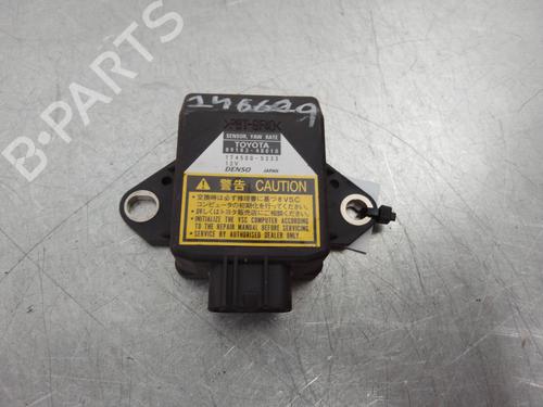 Used Electronic module TOYOTA RAV 4 II (_A2_) 2.0 4WD (ACA21, ACA20) (150 hp) 2299512