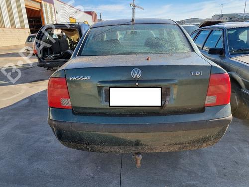 Left taillight VW PASSAT B5 (3B2) 1.9 TDI | BP10043032C34