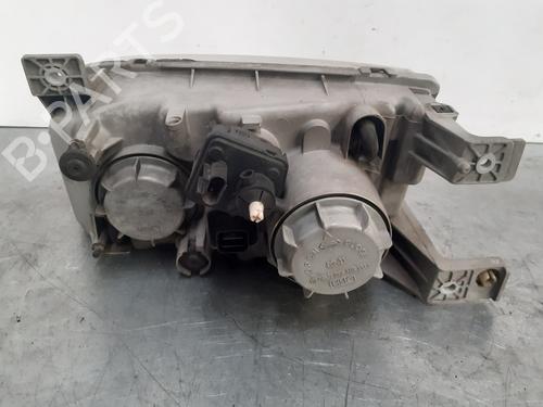 Right headlight HYUNDAI TRAJET (FO) 2.0 CRDi | BP7528386C29 