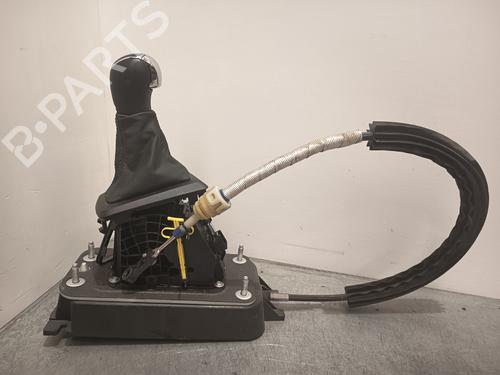 Used Gear lever SKODA FABIA III (NJ3) [2014-2021]  27882911