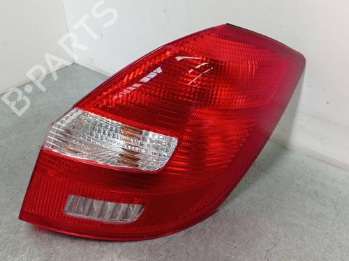 Used Right taillight SKODA FABIA II (542) 1.2 (60 hp) 20725552