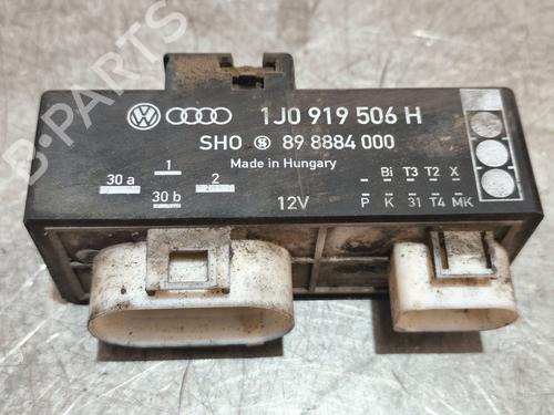 Used Electronic module Electronic module VW GOLF IV (1J1) 1.9 TDI (110 hp) 33239391 33239391