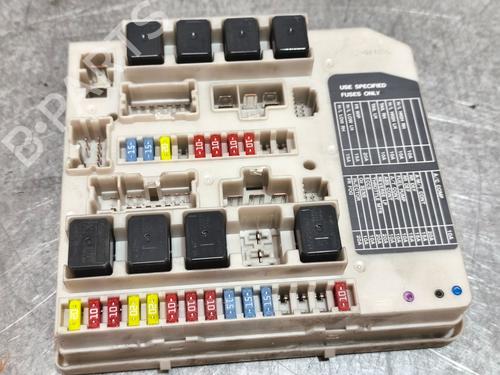 Used Fuse box Fuse box NISSAN MICRA C+C III (K12) 1.4 16V (88 hp) 33677214 33677214