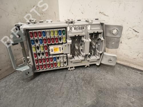 Used Fuse box Fuse box 38253253 38253253