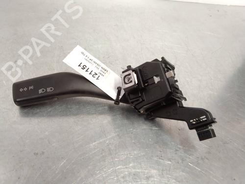 Used Steering column stalk SEAT LEON (1P1) 1.9 TDI (105 hp) 2256079