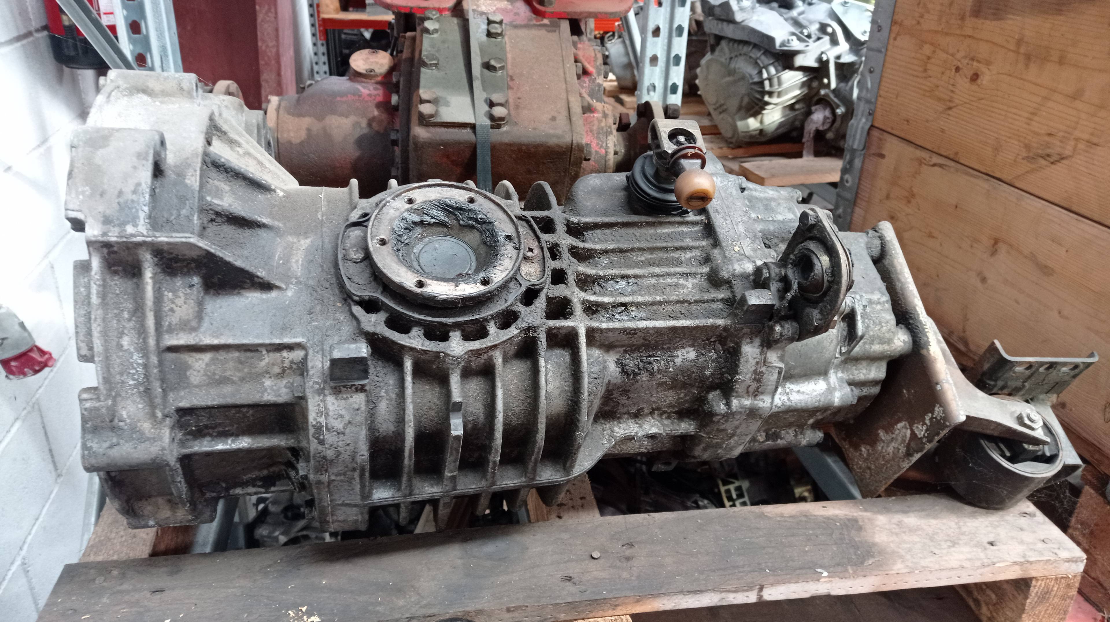 cambio-vw-transporter-t3-van-24-25-1-6-d-2272806-b-parts