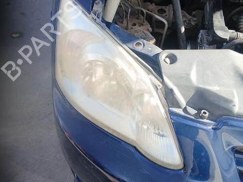 Used Right headlight TOYOTA COROLLA (_E12_) 1.4 D (NDE120_, NDE120R) (90 hp) 31157289
