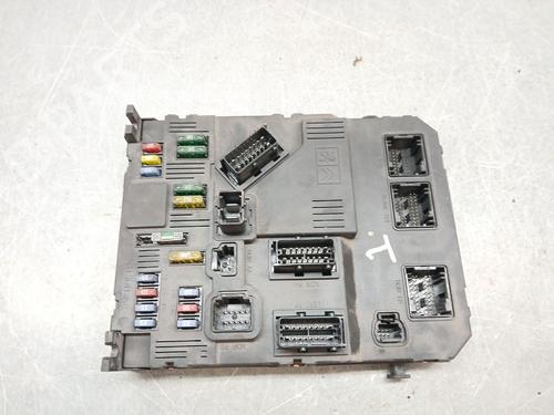 Used Fuse box PEUGEOT 407 (6D_) 2.0 (6DRFNB, 6DRFNE) (136 hp) 30437767
