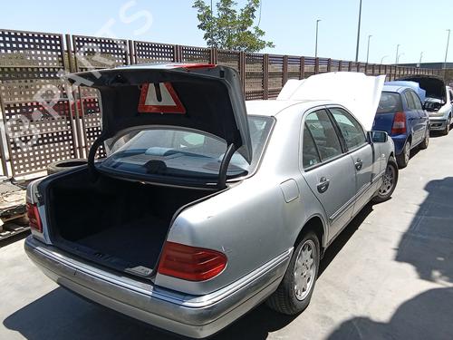Brugte MERCEDES-BENZ E-CLASS (W210) E 290 Turbo-D (210.017) 4783479