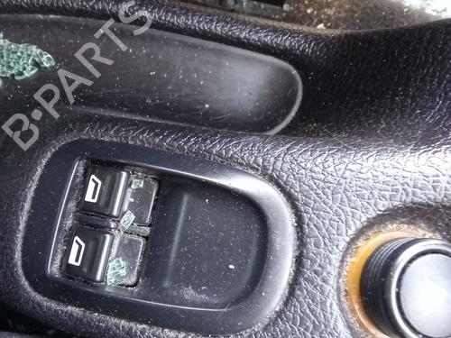 Used Left front window switch Left front window switch PEUGEOT 206 Hatchback (2A/C) 1.4 i (75 hp) 40259238 40259238