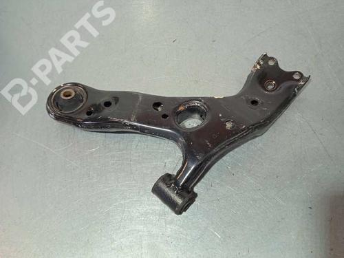 Right front suspension arm TOYOTA AURIS (_E18_) 1.8 Hybrid (ZWE186_, ZWE186R) | BP8243146M13 