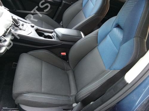 left-front-seat-lynk-co-01-2017-39239390 main image