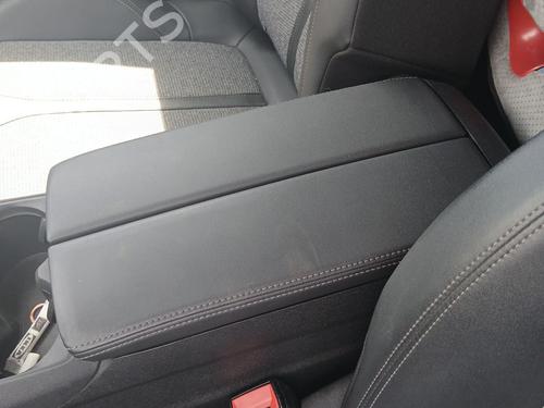 Used Armrest / Center console PEUGEOT 3008 II SUV (MC_, MR_, MJ_, M4_) 1.2 THP/ PureTech 130 (MRHNSM, MRHNSU, MRHNSJ, MRHNYW,... (131 hp) 28426724