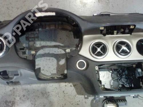 Dashboard MERCEDES-BENZ GLA-CLASS (X156) GLA 200 CDI / d (156.908) | BP5764187C46 