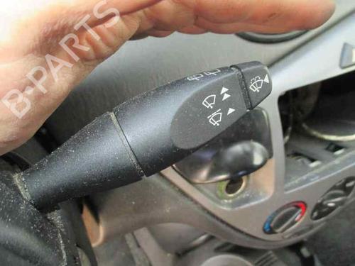 Fuse box FORD FOCUS I (DAW, DBW) 1.8 Turbo DI / TDDi | BP2368988E1 