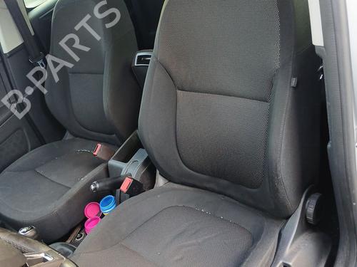 Stol venstre foran SKODA YETI (5L) 2.0 TDI (110 hp) 31664522