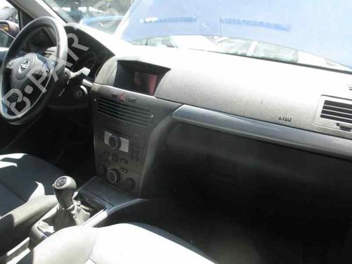 Fuse box OPEL ASTRA H (A04)  | BP2371203E1 