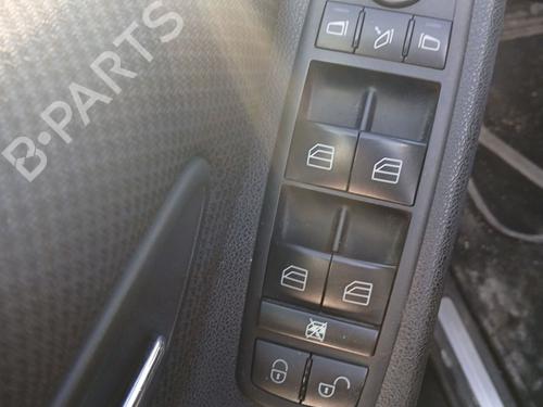 Venstre fortil elrude kontakt MERCEDES-BENZ B-CLASS Sports Tourer (W245) B 180 CDI (245.207) (109 hp) 31679629