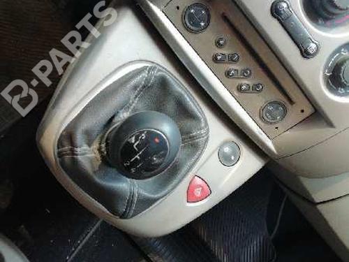 Fuse box RENAULT GRAND SCÉNIC II (JM0/1_) 1.5 dCi (JM1E) | BP10237221E1 