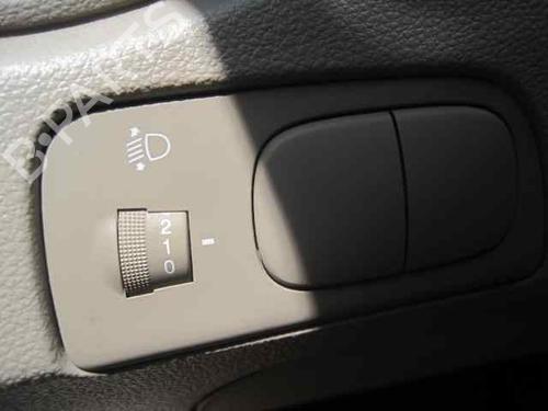 Left front steering knuckle KIA SPORTAGE II (JE_, KM_) 2.0 i 16V | BP2363044M25 