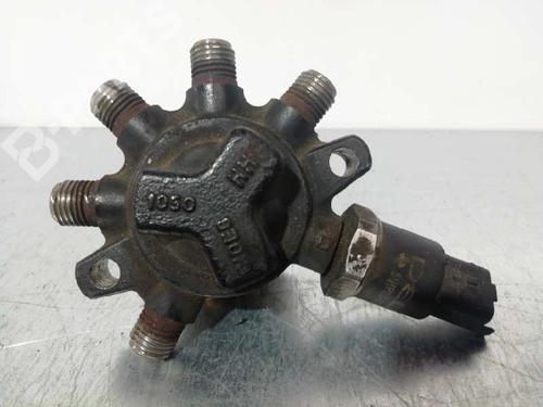 Injector brug RENAULT CLIO II (BB_, CB_) [1998-2016]  12193734